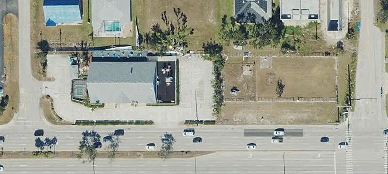 20-Tenant Shopping Center