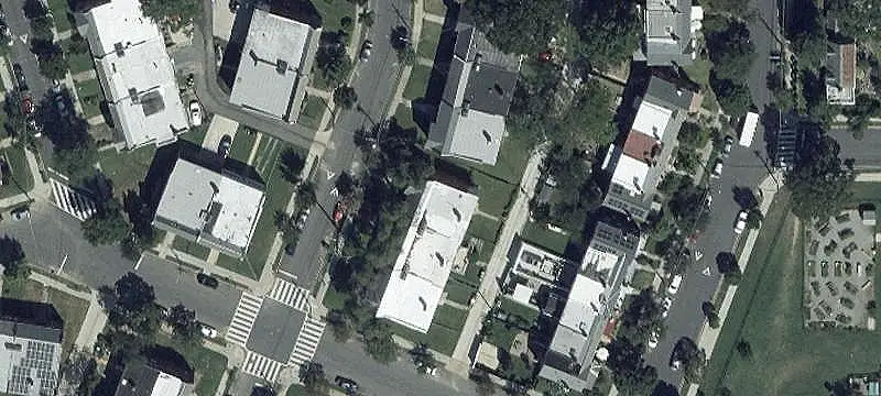 4-Unit Apartment Building