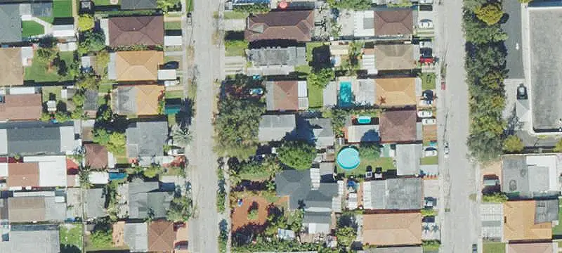 Four-Unit Quadplex with Three Structures