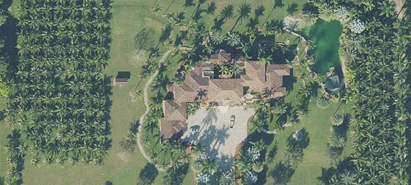 Commercial Land with Estate Improvements
