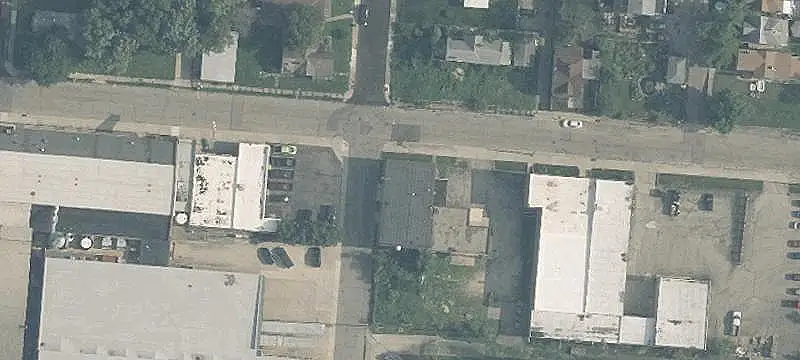 Flex Building with Fenced Yard