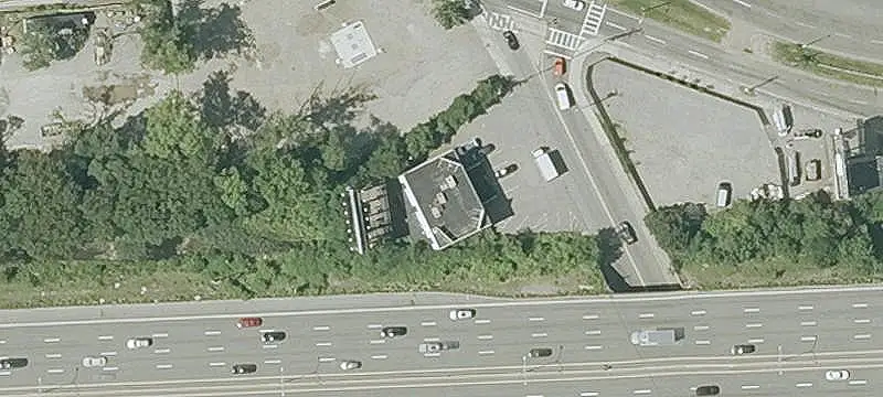 Mixed-Use Building with Rooftop Signage