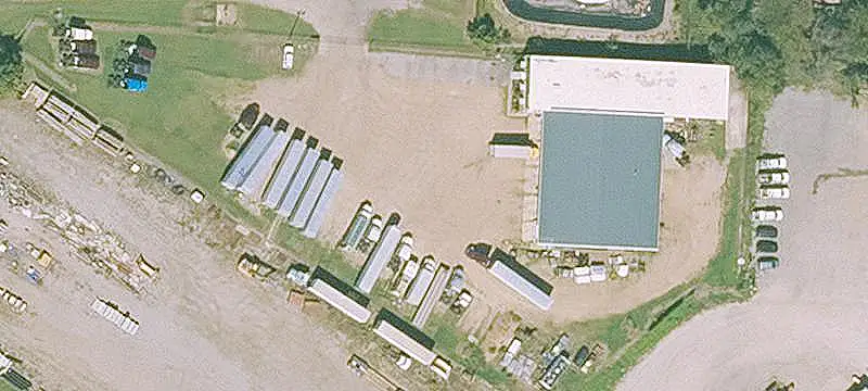 Auto Shop with Truck-Service Yard