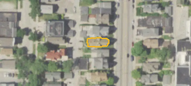 6-Unit Apartment Building