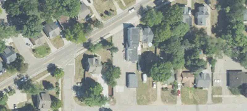 Mixed-Use Building with Apartment