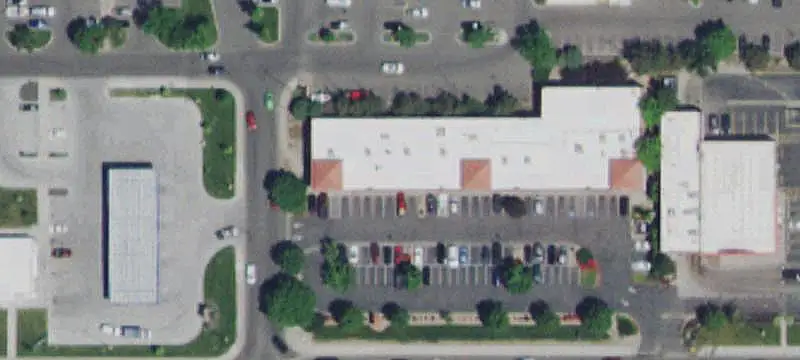 Retail Space in Multi-Tenant Center