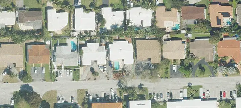 Duplex with Fenced Pool