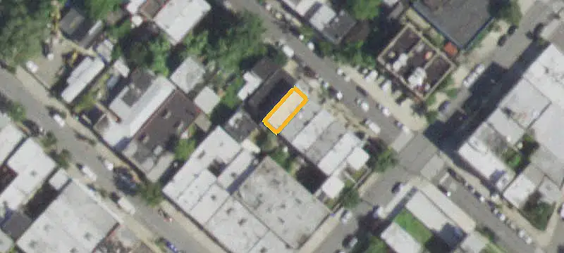 Two-Family Townhouse with Garden