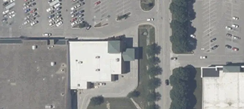 Flex Space with Overhead Door
