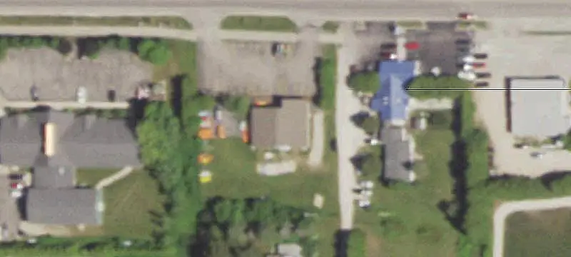 Restaurant Building with Solar
