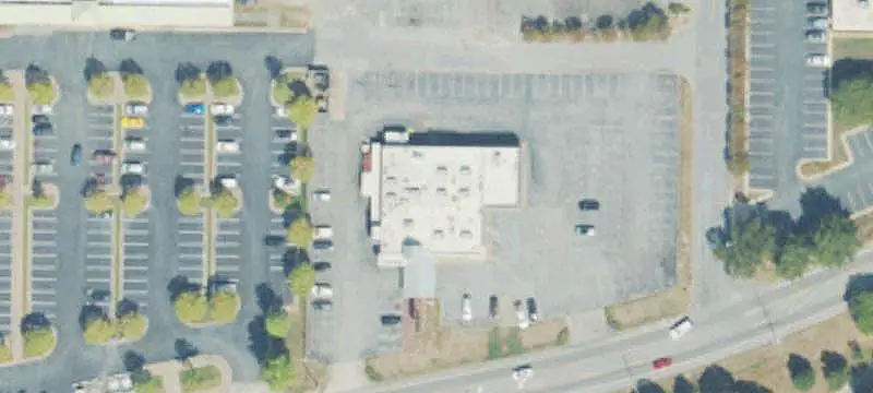 Restaurant Space in Grocery-Anchored Center