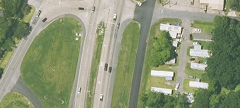 Land Parcel Between Two Roads