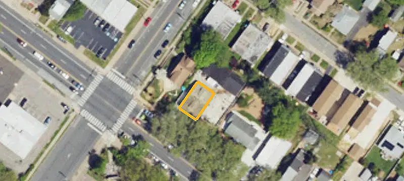 Mixed-Use Property with Showroom
