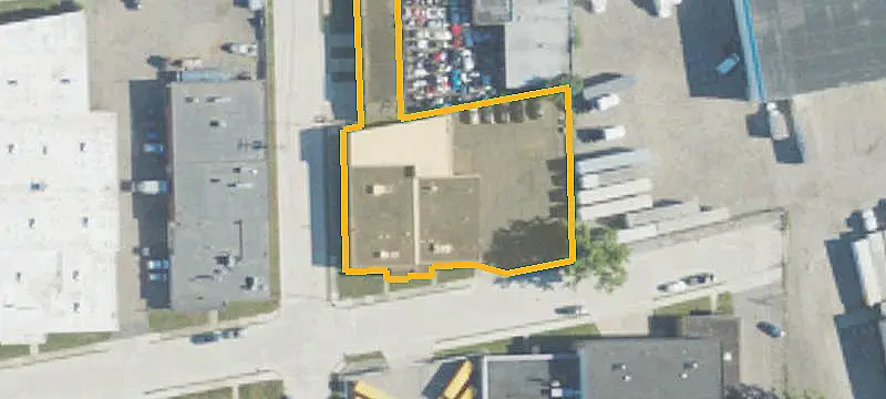 Flex Space with Gated Yard