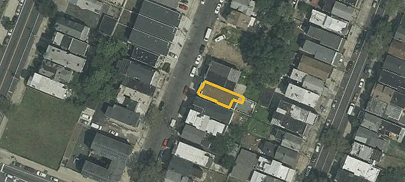 Duplex With Ground-Level Unit