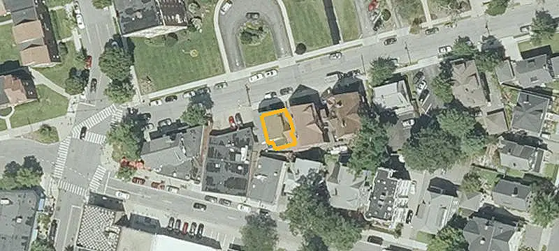 4-Unit Apartment Building