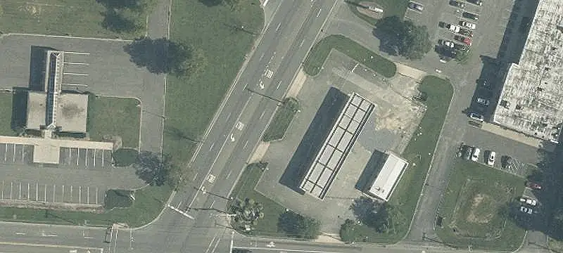 Signalized-Corner Commercial Land
