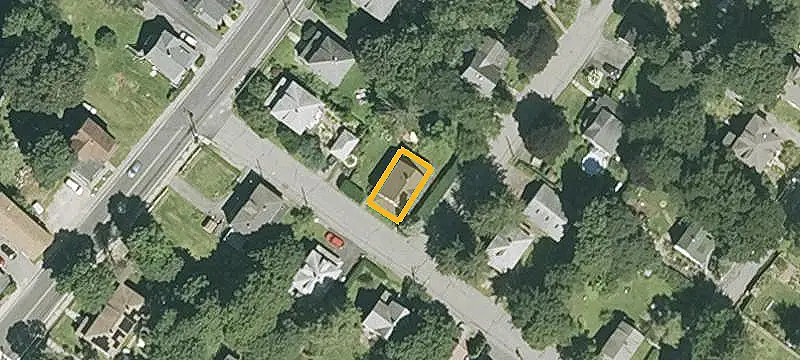 Duplex with Corner Lot