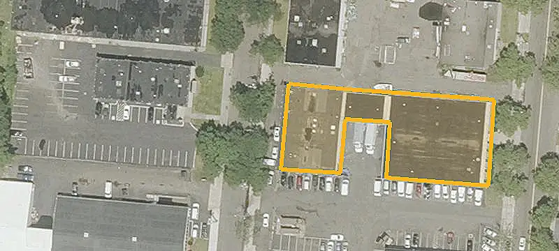Flex Space with Overhead Door