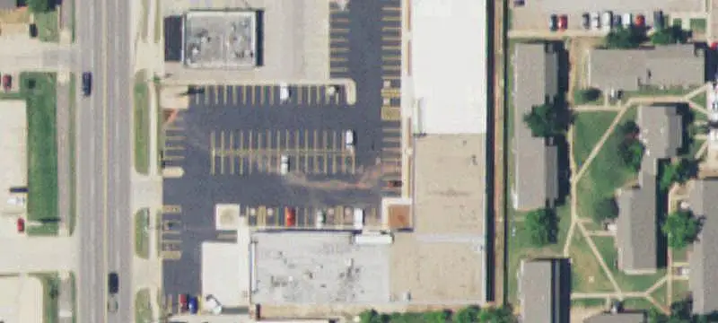 Shopping Center with Restaurant Tenants