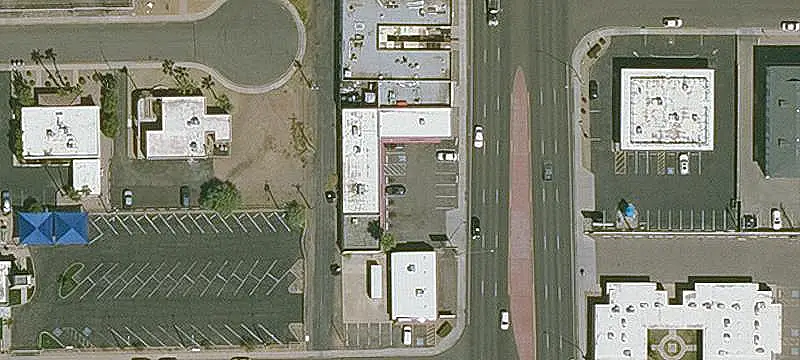 Retail Building with Loading Access