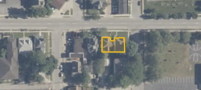 Triplex with Carport