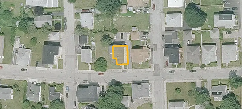 5-Unit Apartment Building with Fenced Yard
