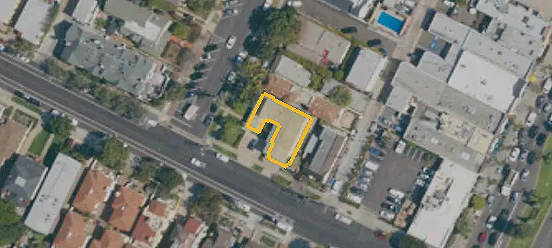5-Unit Garden-Style Apartment Building