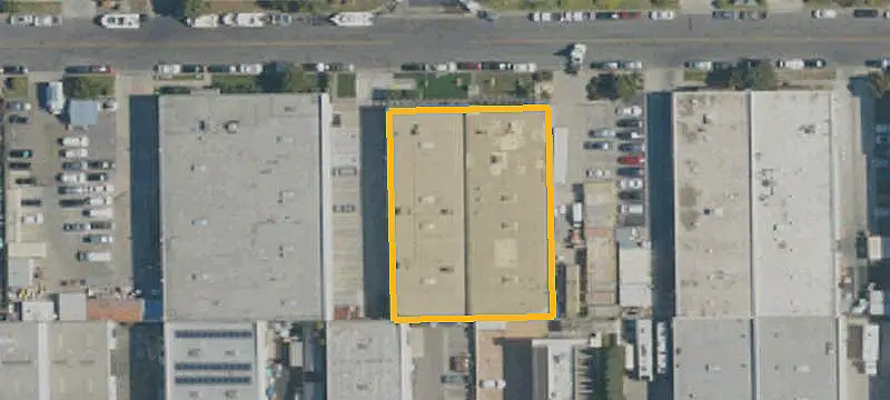 Warehouse with Front Bay Access
