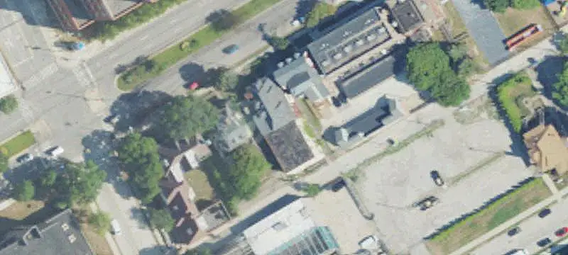 Renovated 21-Unit Apartment Building