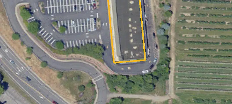 Retail Space with Multiple Access Points