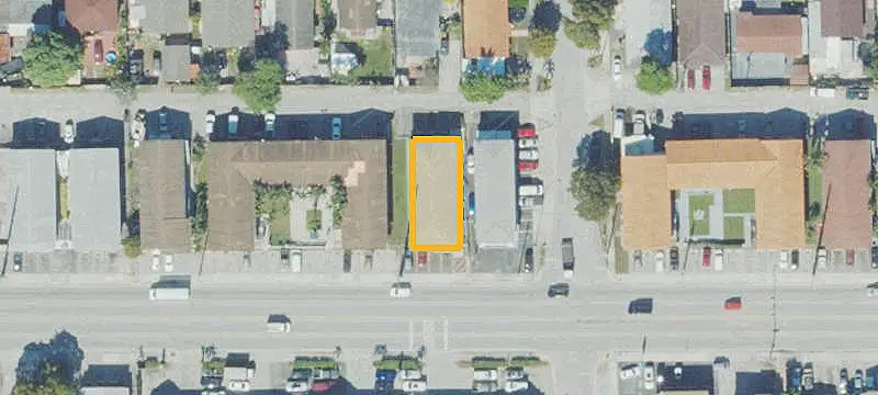 8-Unit Apartment Building