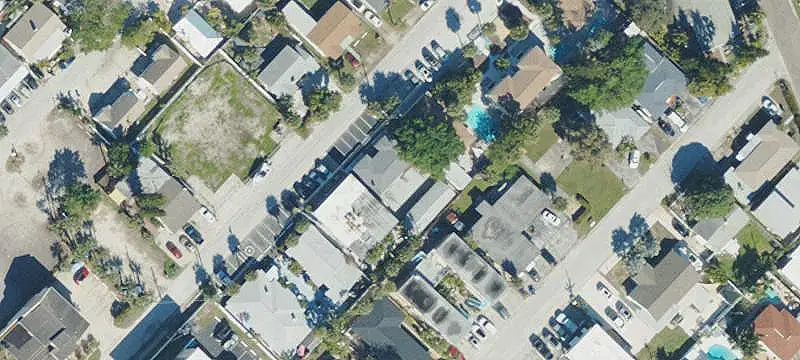 6-Unit Apartment Building