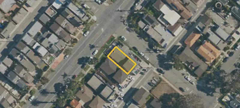 Triplex with Private Entries