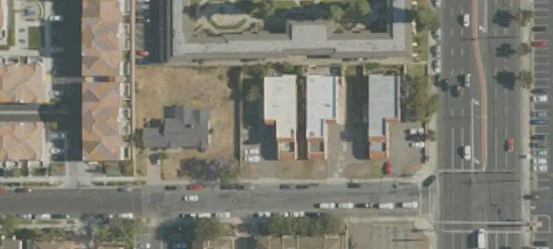 Fourplex with Remodeled Unit