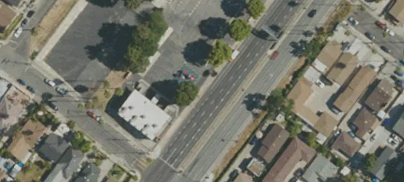 Freestanding Storefront on Large Lot
