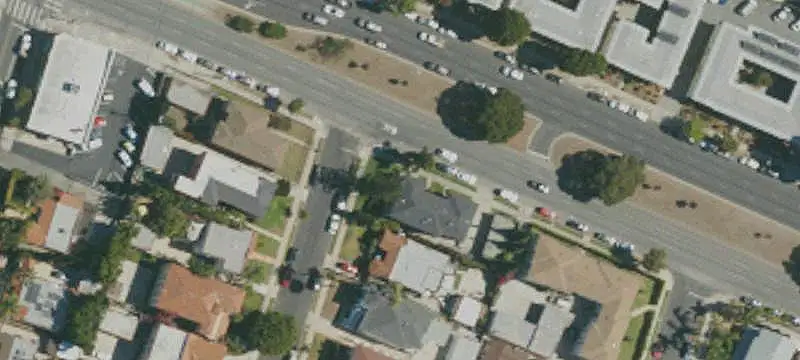 6-Unit Apartment Building