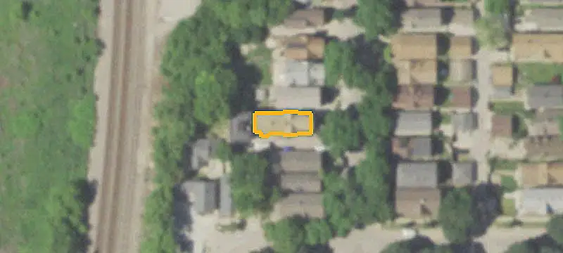Brick 6-Unit Apartment Building