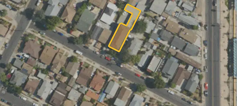 6-Unit Apartment Building