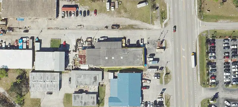 Live-Work Building with Apartment