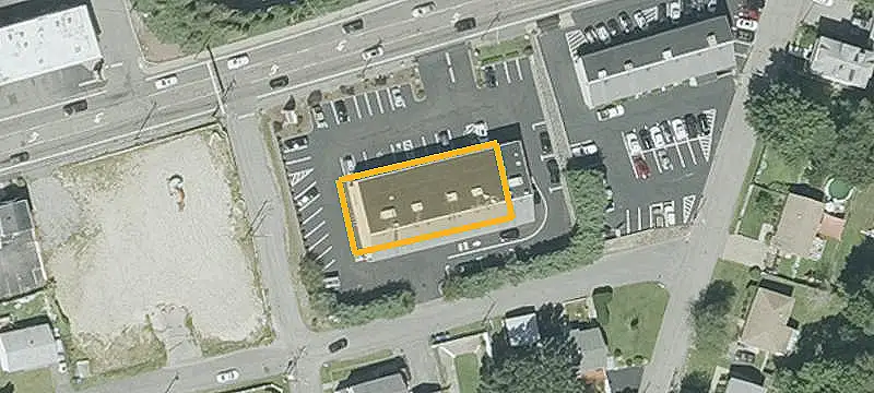 Retail Space Near Lowe’s Entrance