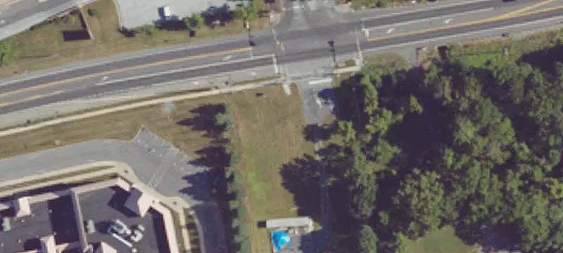 Signalized-Access Commercial Land