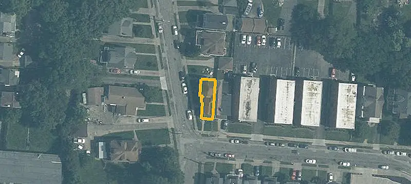 Three-Unit Triplex with Hardwood Floors