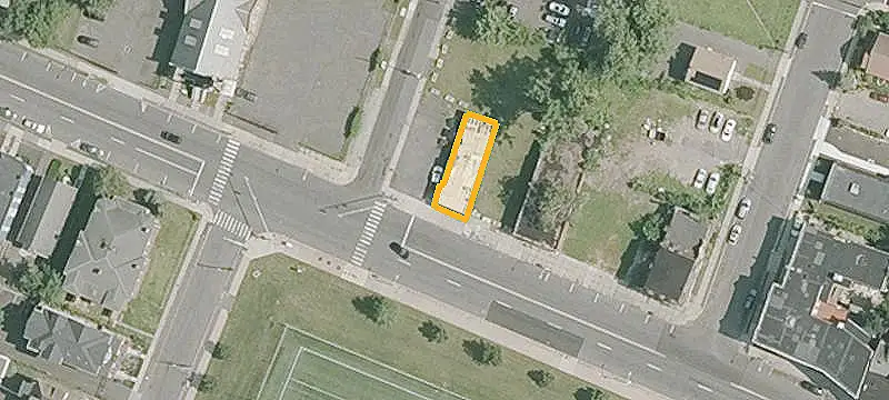 Elevator-Served Specialty Property