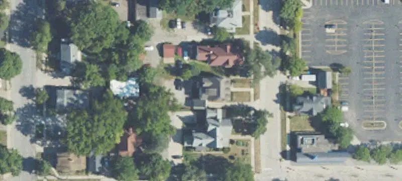 6-Unit Apartment Building