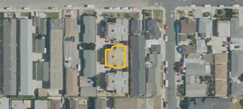 6-Unit Townhome Apartment Building