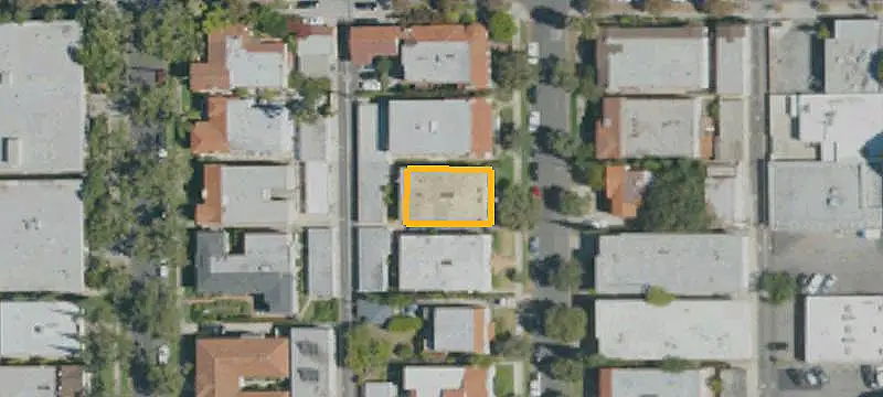 8-Unit Apartment Building