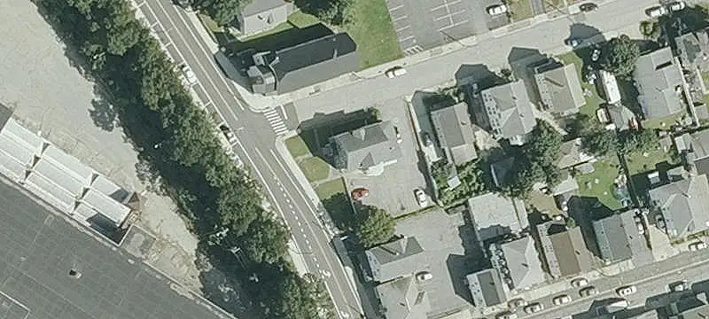 4-Unit Multifamily Property with Bonus Room