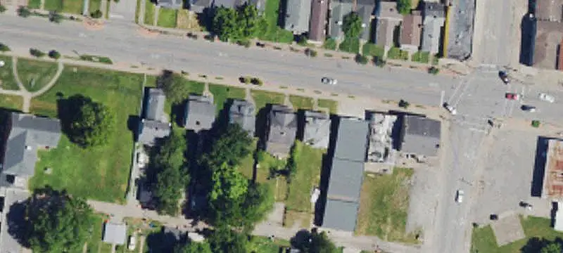3-Unit Triplex with Basement Laundry Hookups