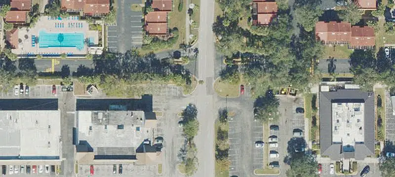 6-Unit Apartment Building